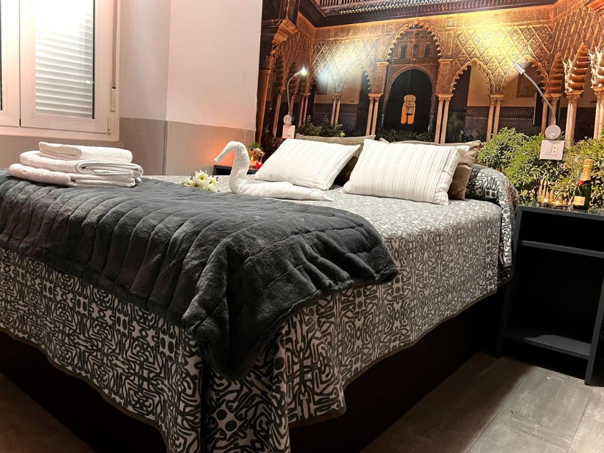 Hostal Paco´s Sevilla Exterior foto A bedroom at the hotel