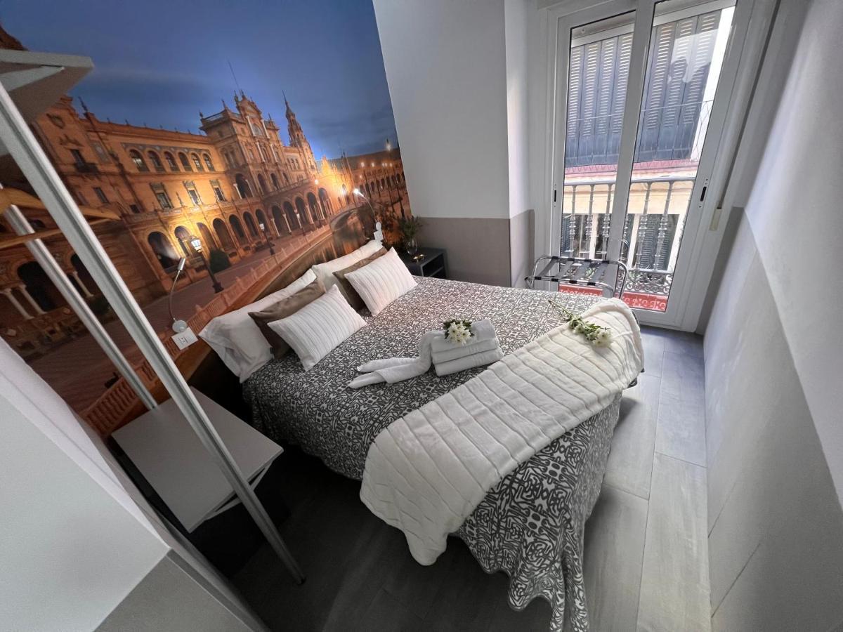 Hostal Paco´s Sevilla Exterior foto A room at the hotel