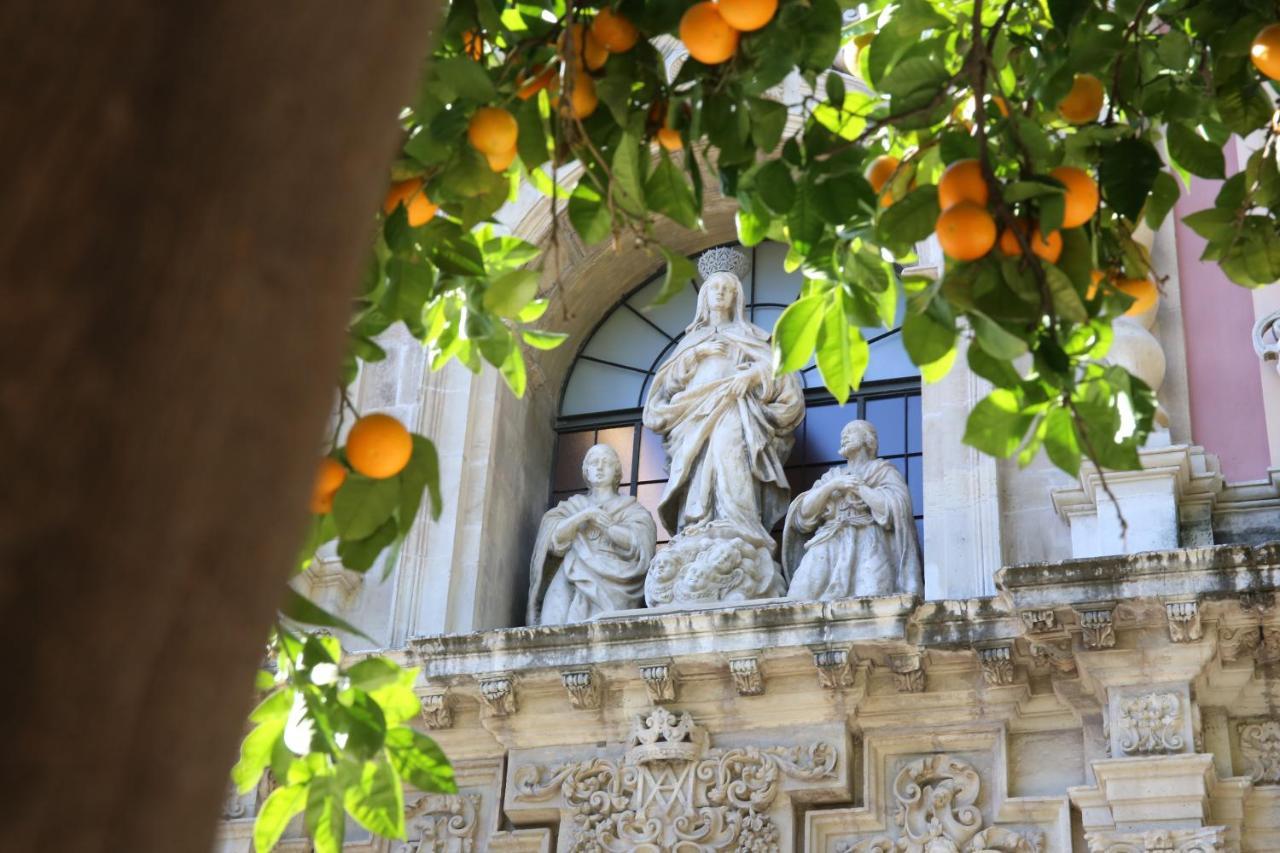 Hostal Paco´s Sevilla Exterior foto The Orange Trees of Sorrento