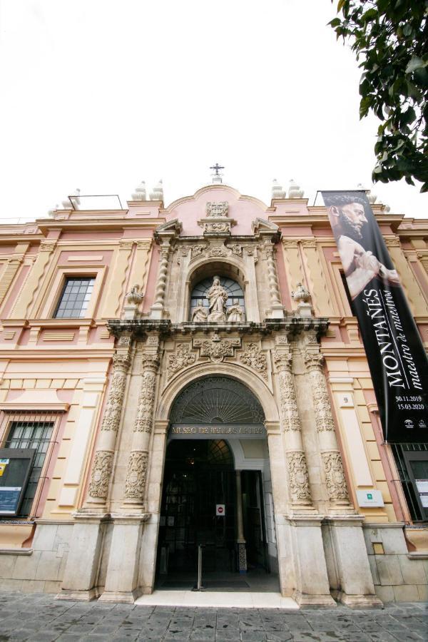 Hostal Paco´s Sevilla Exterior foto Facade of the Museo de Arte Moderno de la Ciudad de México